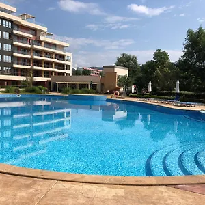 rezervați aici